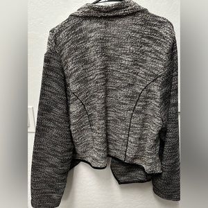 Torrid Sz 4 Cardigan/Jacket. EUC